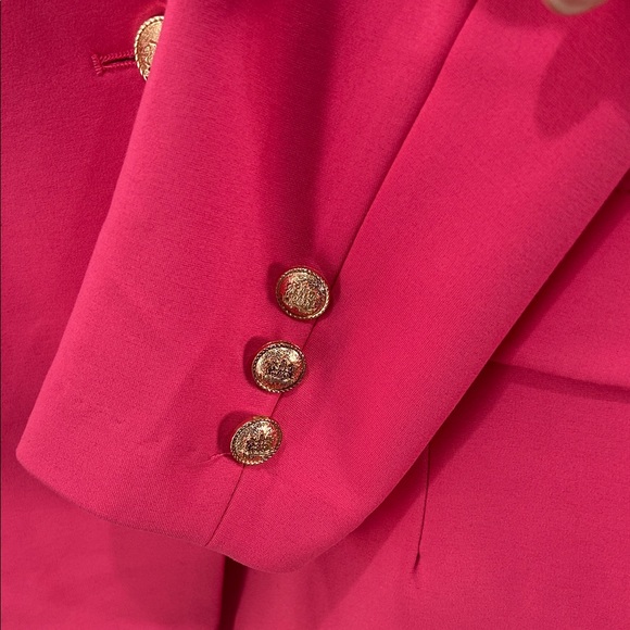 Chic Pink Blazer with Gold Buttons - Picture 3 of 4